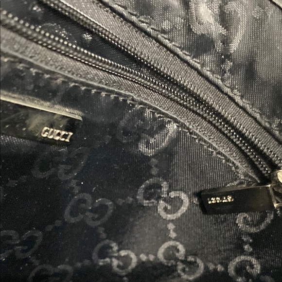 Brown and Black Shoulder Bag with Iconic Design - Picture 9 of 12